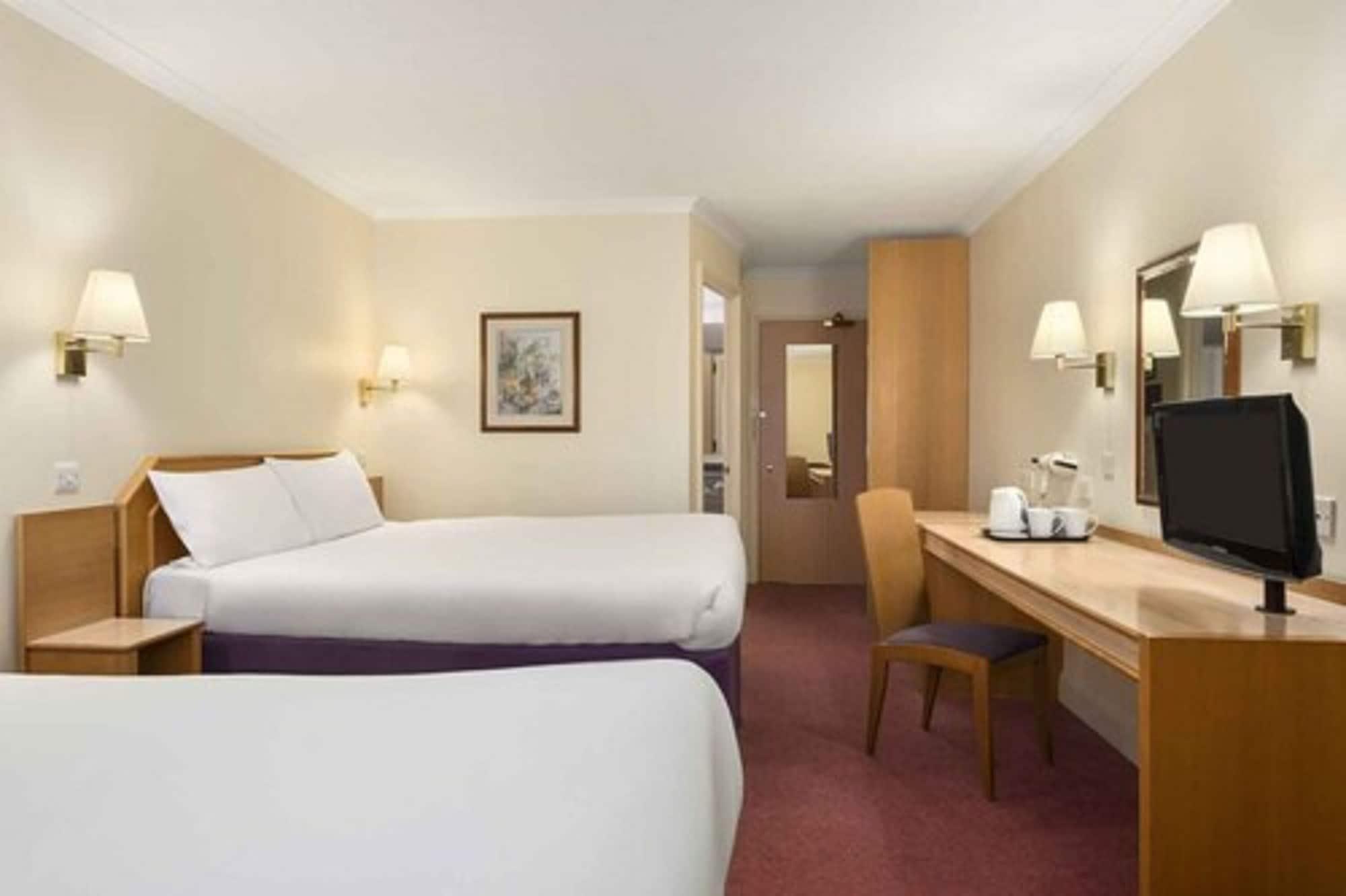 Days Inn Durham Bagian luar foto