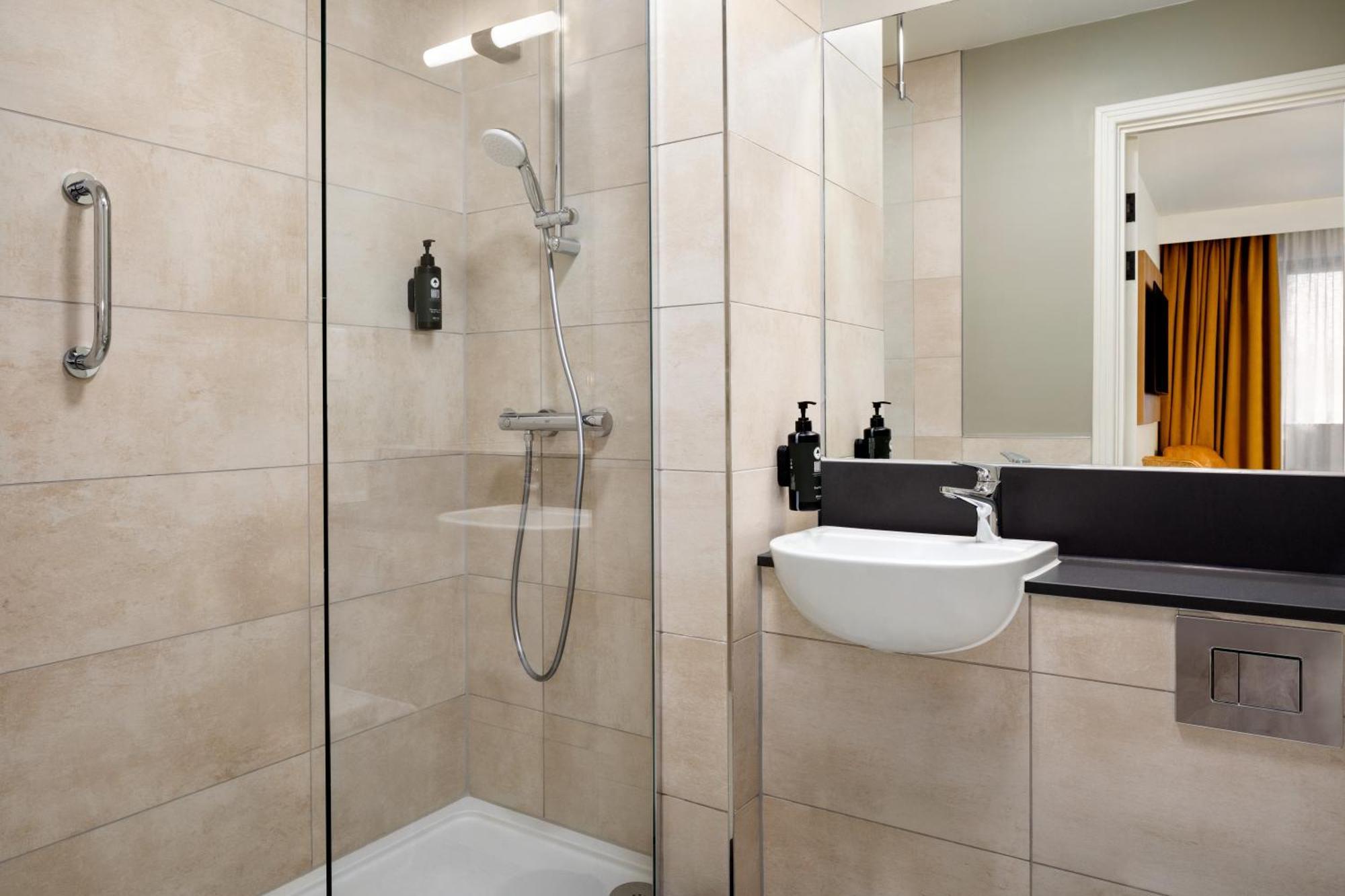 Days Inn Durham Bagian luar foto